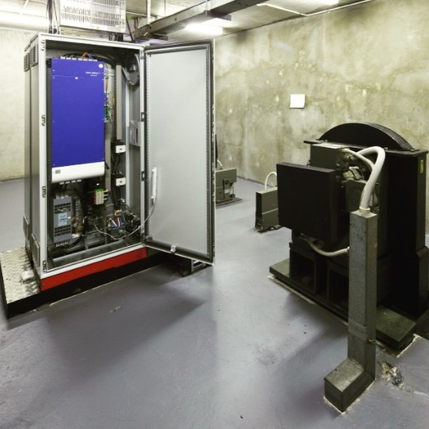 Controller and operating panel upgrades for two lifts servicing a 30-storey apartment building in Melbourne's CBD.